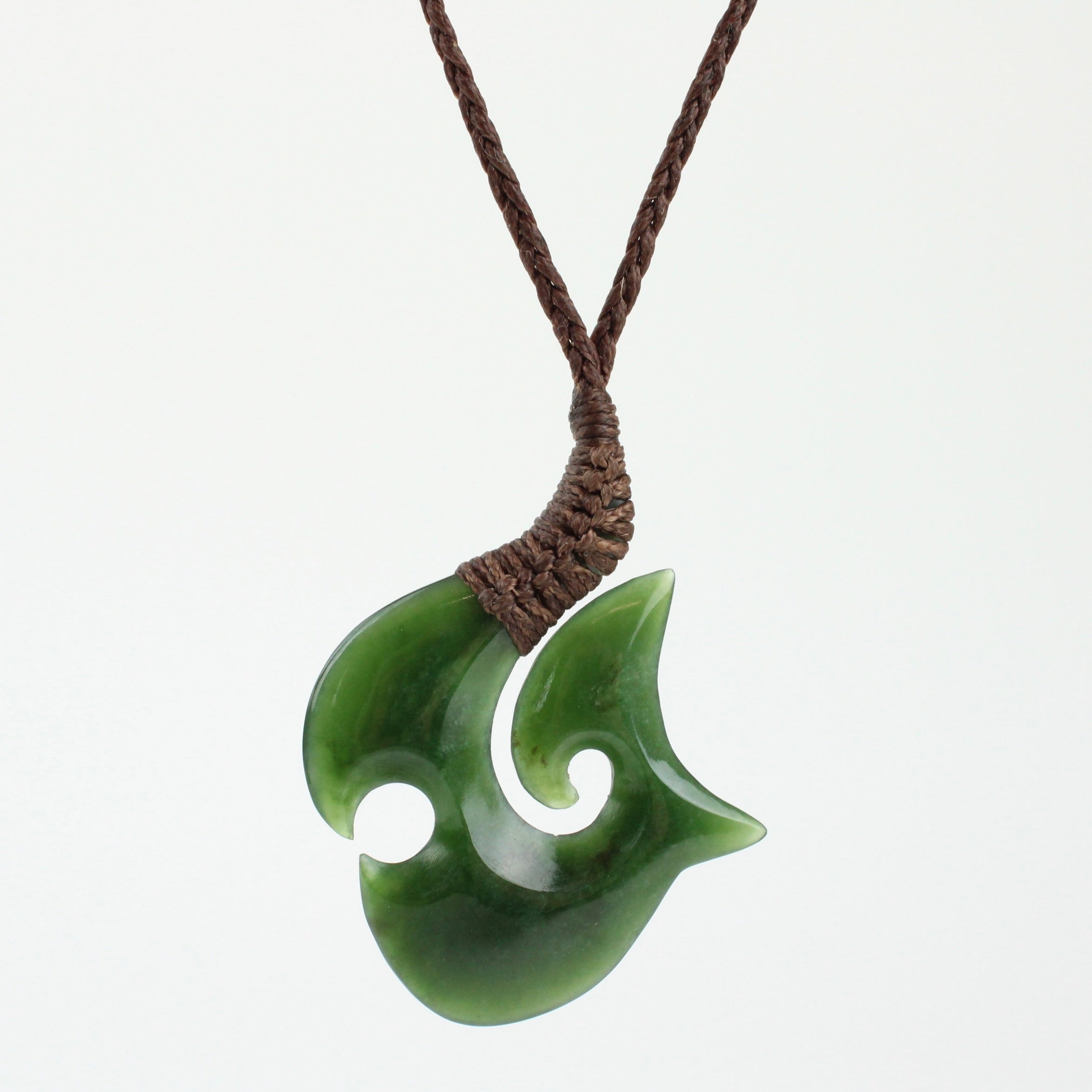Greenstone Hei Matau Kawakawa I – Kina NZ Design Artspace